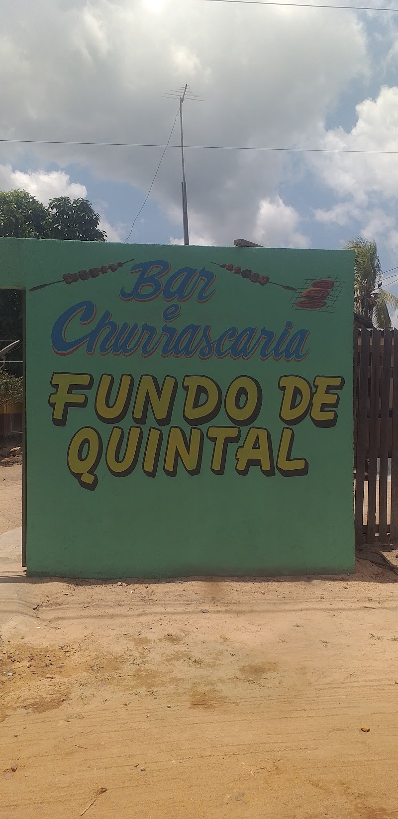 Bar e churrascaria fundo de quintal
